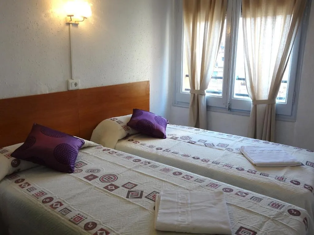 Hostal Sant Carlo Барселона Гостевой дом